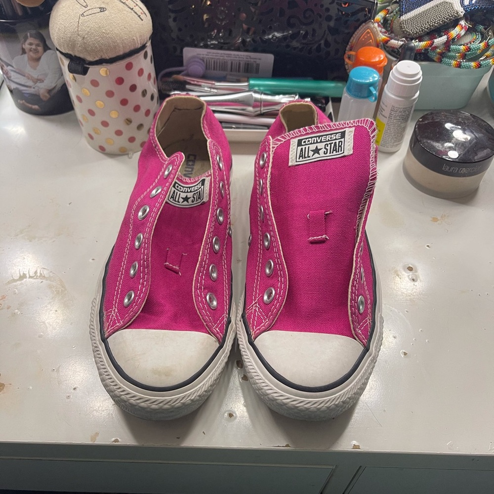 Pink converse